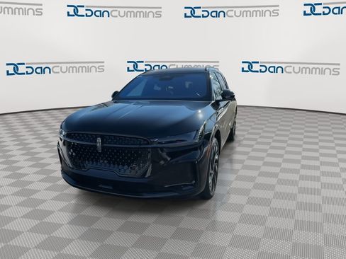 New 2026 Lincoln Nautilus Reserve w/ Jet Appearance Package image 3