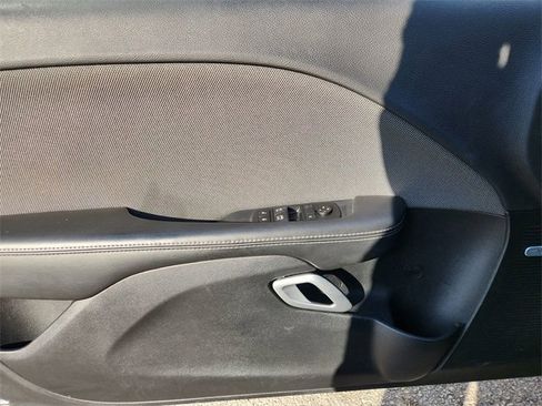 Used 2015 Dodge Challenger SXT w/ Driver Convenience Group image 19