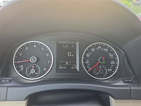 Used 2017 Volkswagen Tiguan S AWD/4WD image 10