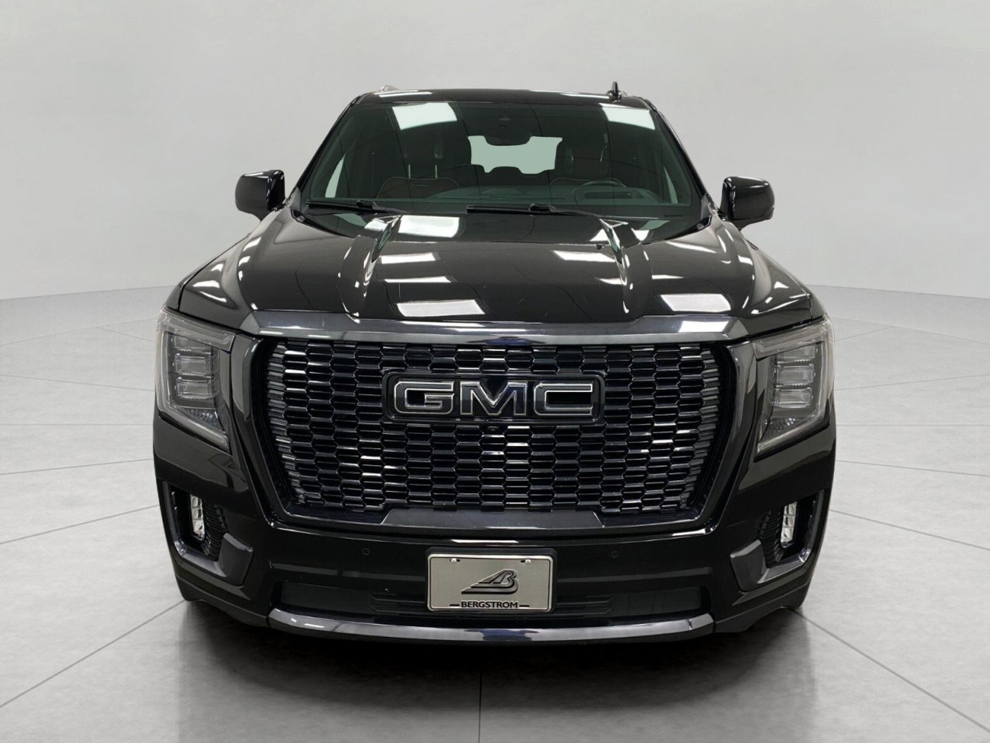 Used 2023 GMC Yukon Denali Ultimate AWD/4WD image 11