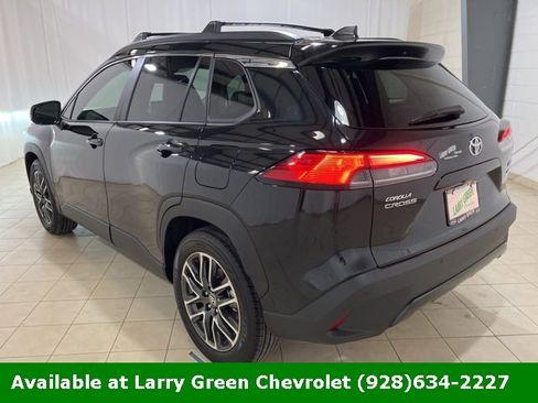 Used 2026 Toyota Corolla Cross XLE image 3