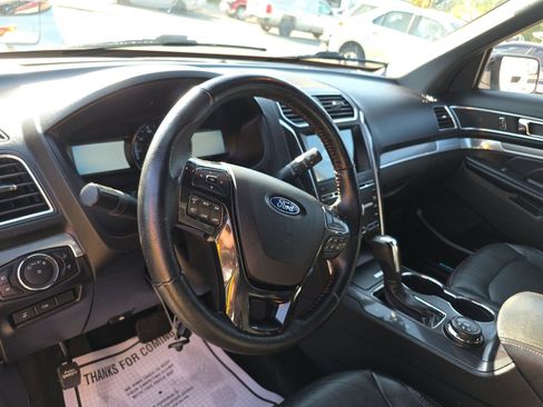 Used 2017 Ford Explorer Sport image 11