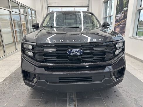 New 2025 Ford Expedition Active image 2