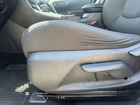 Used 2019 Toyota RAV4 LE w/ All Weather Liner Package AWD/4WD image 11
