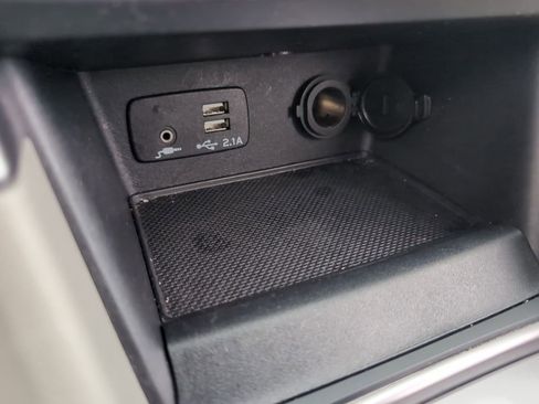 Used 2023 Subaru Forester Premium image 27