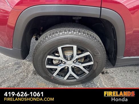 Used 2024 Jeep Grand Cherokee Limited AWD/4WD image 39