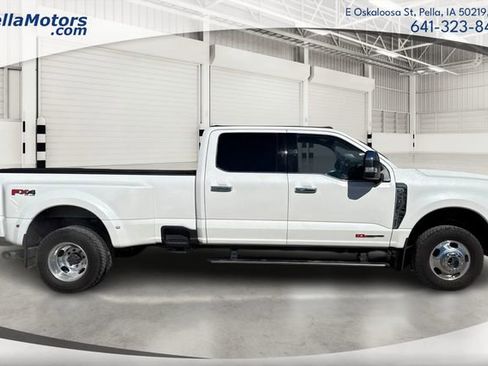Used 2023 Ford F350 Platinum w/ FX4 Off-Road Package image 2