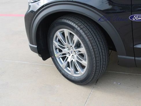 New 2026 Ford Explorer Platinum image 5