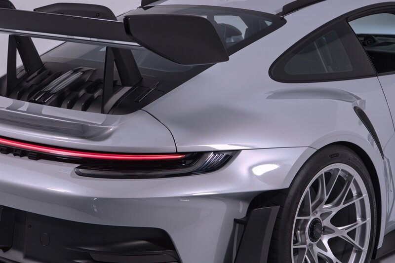 Used 2025 Porsche 911 GT3 RS RWD image 40
