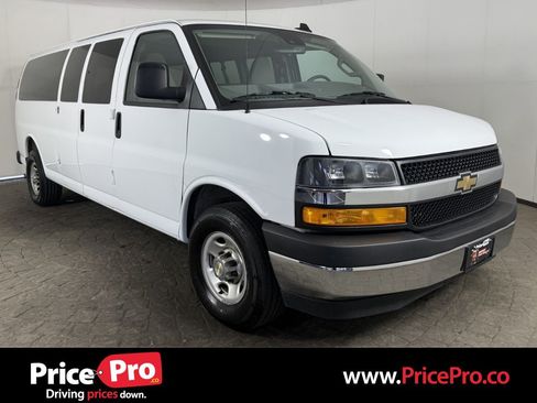 Used 2025 Chevrolet Express 3500 LT w/ LT Preferred Equipment Group RWD image 1