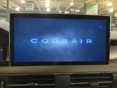 Used 2025 Lincoln Corsair AWD w/ Equipment Group 101A image 17