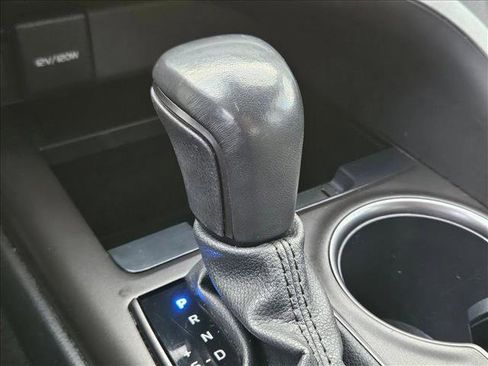 Used 2023 Toyota Camry SE image 13