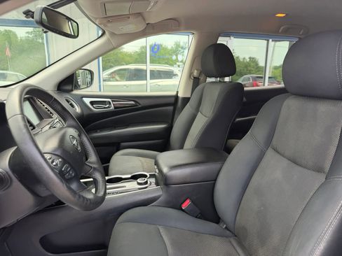 Used 2018 Nissan Pathfinder SV AWD/4WD image 13
