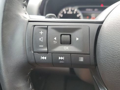 Used 2025 Nissan Pathfinder SV w/ SV Premium Package FWD image 25