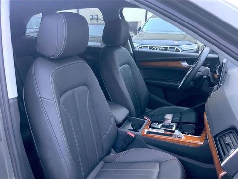 Certified 2023 Audi Q5 2.0T Premium w/ Convenience Package image 9