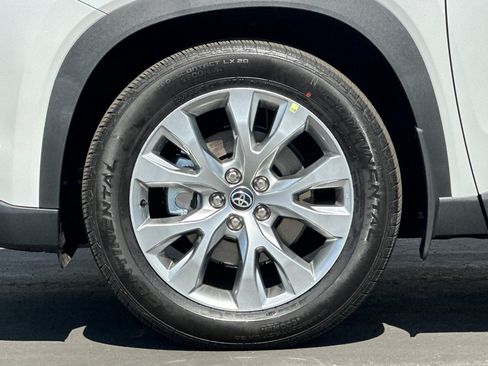 Certified 2026 Toyota Grand Highlander AWD image 27