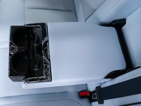 Certified 2025 Rolls-Royce Cullinan AWD/4WD image 29