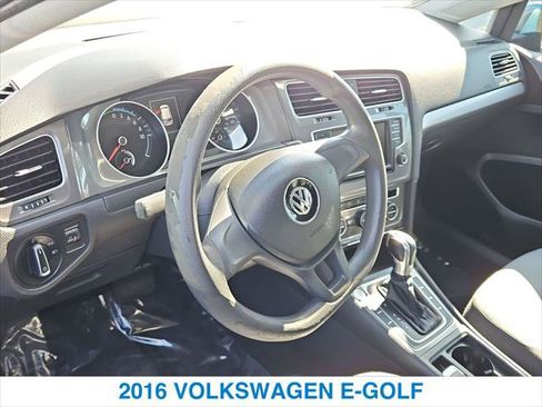 Used 2016 Volkswagen e-Golf SE w/ DC Fast Charging Package FWD image 14