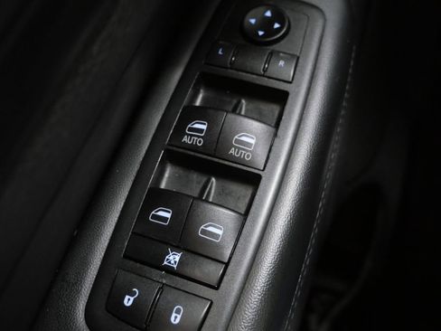 Used 2020 Jeep Grand Cherokee Altitude image 14