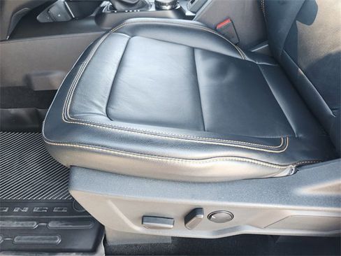 Used 2022 Ford Bronco Badlands image 24