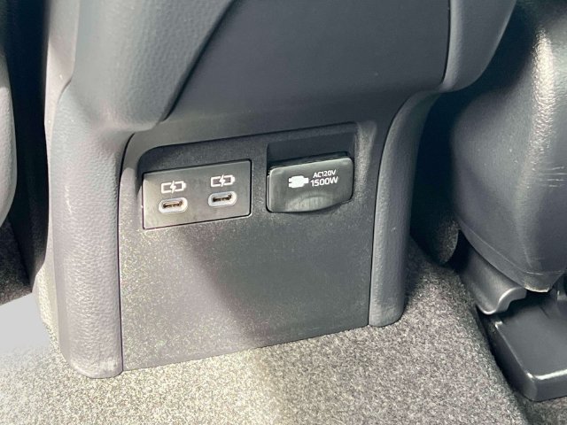 Used 2026 Toyota Prius Plug-In Hybrid FWD image 19