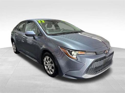 Used 2022 Toyota Corolla LE FWD image 3