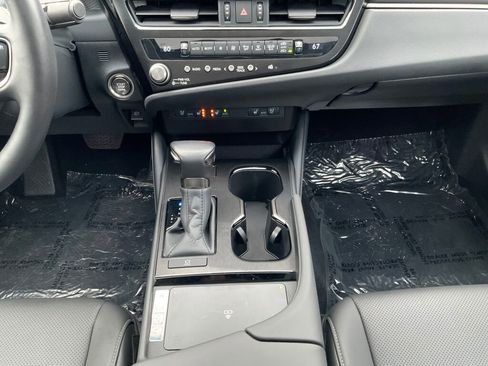 Used 2024 Lexus ES 250 250 image 19