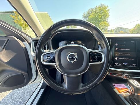 Used 2021 Volvo S60 T6 Momentum w/ Premium Package AWD/4WD image 18