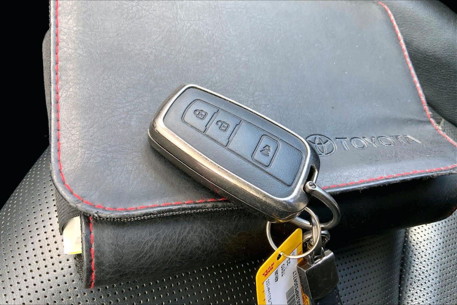 Used 2023 Toyota 4Runner Limited RWD image 19