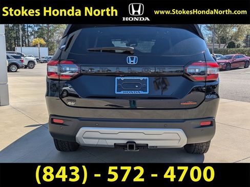 Certified 2025 Honda Pilot TrailSport image 5