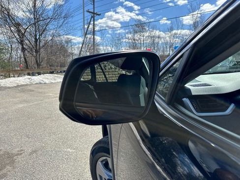 Used 2022 Toyota RAV4 LE AWD/4WD image 15