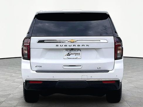 Used 2023 Chevrolet Suburban LT RWD image 6