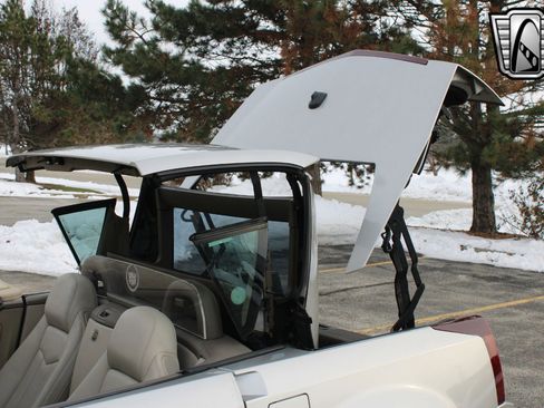 Used 2005 Cadillac XLR image 22