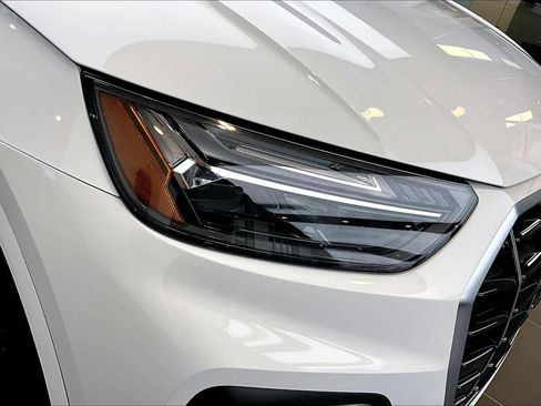 Used 2021 Audi Q5 Premium Plus w/ Premium Plus Package image 26