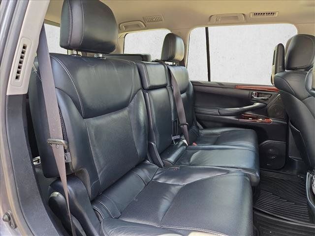 Used 2014 Lexus LX 570 4WD image 18