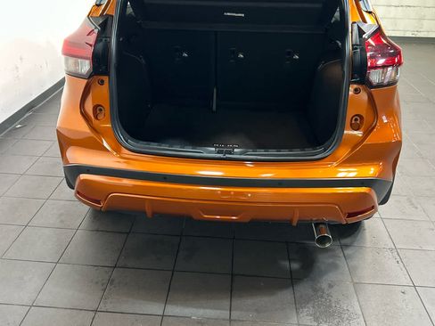 Used 2023 Nissan Kicks SR w/ SR Premium Package FWD image 10