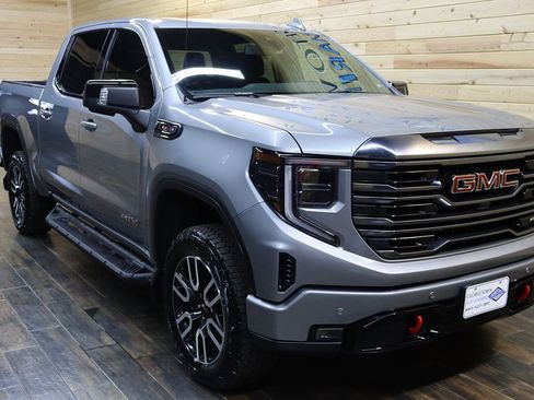 Used 2024 GMC Sierra 1500 AT4 image 2