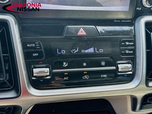 Used 2021 Kia Sorento S w/ Panoramic Sunroof Package AWD/4WD image 19