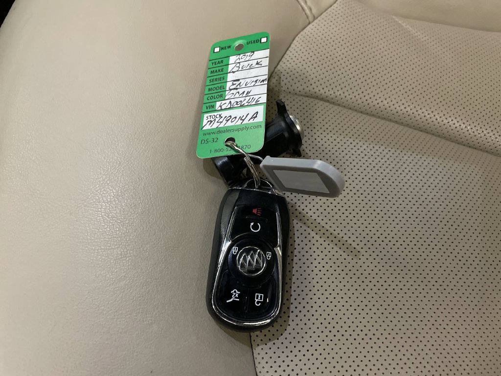 Used 2019 Buick Envision Essence AWD/4WD image 28