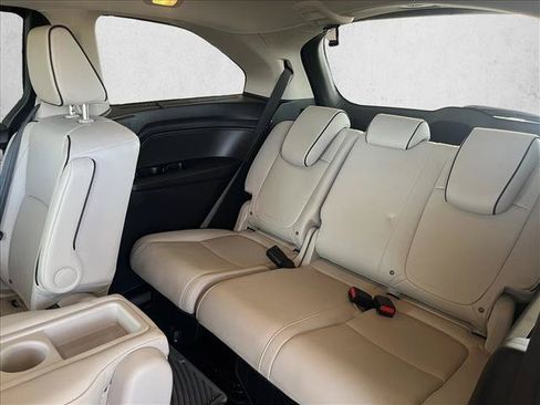 Used 2025 Honda Odyssey Touring image 11