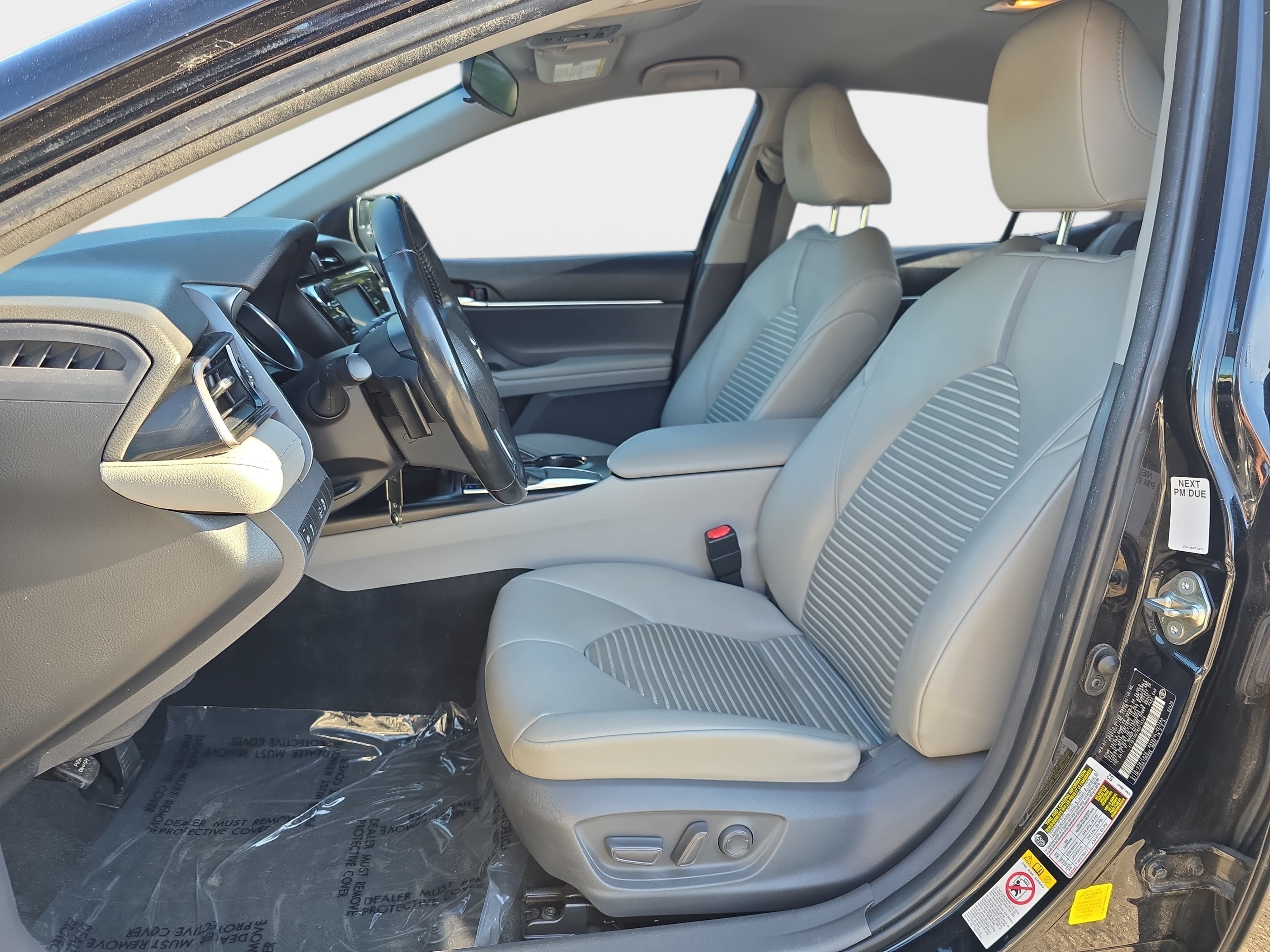 Used 2019 Toyota Camry SE FWD image 12