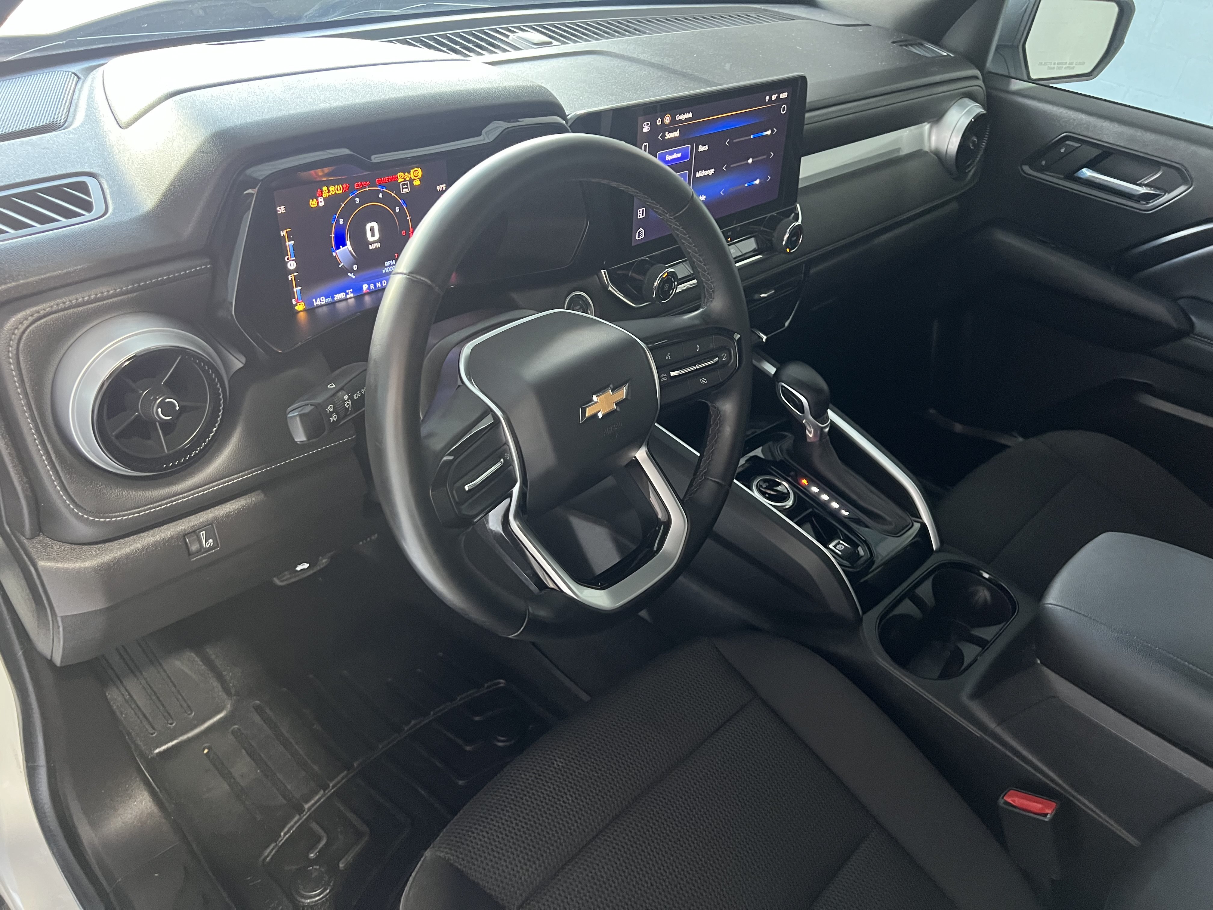 Used 2023 Chevrolet Colorado LT AWD/4WD image 15