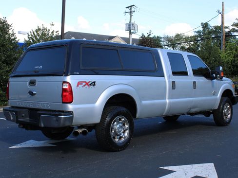 Used 2014 Ford F250 XLT w/ XLT Premium Package image 6