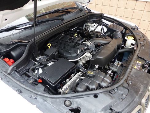 Used 2016 Jeep Grand Cherokee Laredo 75th Anniversary image 22