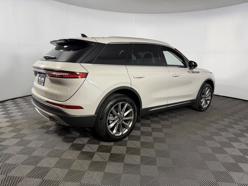 Used 2022 Lincoln Corsair Standard w/ Premium Package image 6