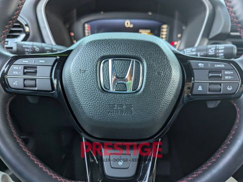 Used 2025 Honda Pilot Black Edition image 18