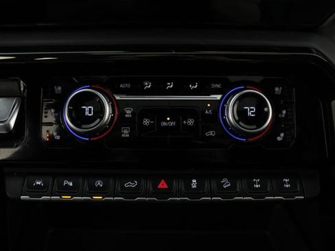 Used 2025 GMC Sierra 1500 AT4X image 8