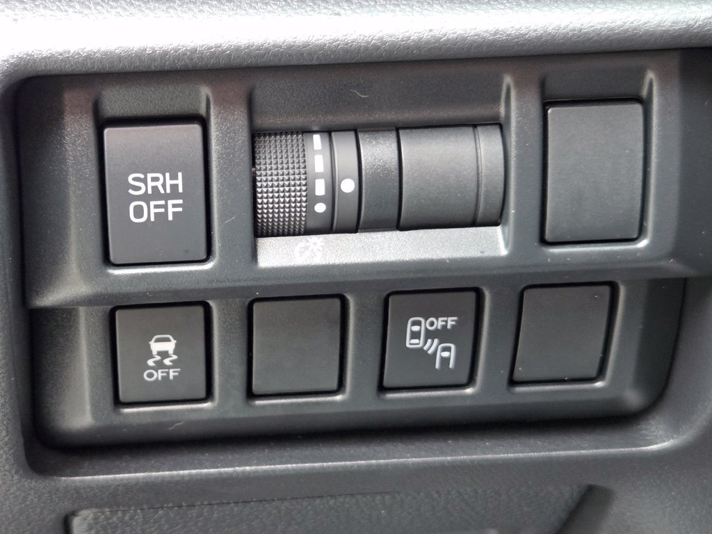Used 2019 Subaru Crosstrek 2.0i Limited w/ Moonroof Package w/Navigation AWD/4WD image 17
