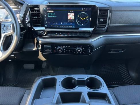 Used 2025 Chevrolet Silverado 1500 LT image 16