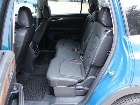 Certified 2025 Volkswagen Atlas SE image 34